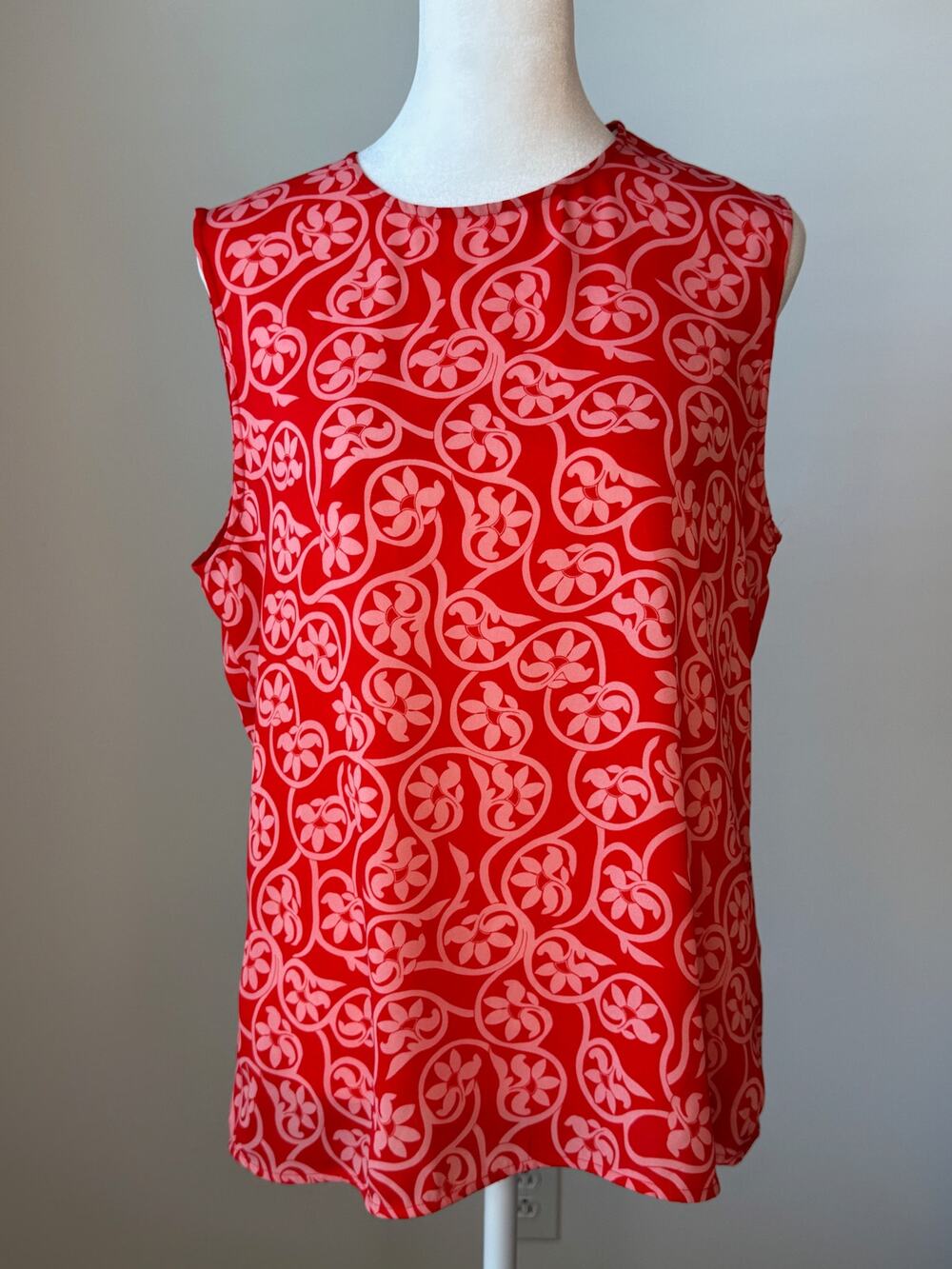 Diane von Furstenberg DVF Red Pink Floral Print Sleeveless Blouse Top